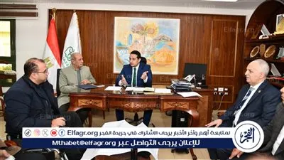 لإحكام الرقابة على منظومة البناء ومنع المخالفات.. نائب محافظ الفيوم يترأس اجتماع لجنة فحص التراخيص واستئناف أعمال البناء 