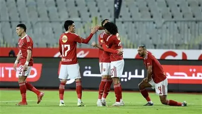 بدأت بث مباشر مباراة الأهلي والمقاولون العرب في الدوري المصري الممتاز.. الموعد والتشكيل والقنوات الناقلة