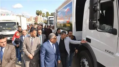 محافظ الدقهلية يشهد استلام سيارات مكبس جديدة لدعم منظومة المخلفات الصلبة ورفع كفاءة النظافة بالمنصورة