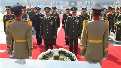 الرئيس السيسى ينيب الفريق أشرف سالم زاهر لوضع إكليل من الزهور على النصب التذكارى لشهداء القوات المسلحة