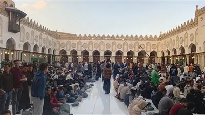 الـ20 من رمضان… بيت الزكاة والصدقات ينتهي من توزيع نحو 200 ألف وجبة لرواد الجامع الأزهر