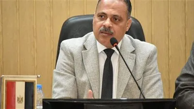 محافظ الشرقية يوجّه بوضع لوحات إرشادية بالتعريفة الجديدة داخل المواقف وأرقام الشكاوى للمواطنين