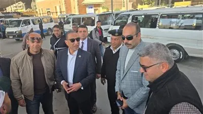 محافظ الجيزة يتفقد موقف سرفيس المريوطية الحضاري ويشدد على الالتزام بالتعريفة الجديدة