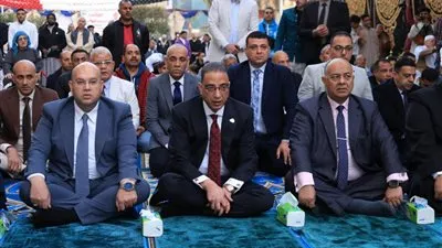 محافظ الجيزة يؤدي صلاة عيد الفطر المبارك بساحة مسجد مصطفى محمود ويهنئ المواطنين