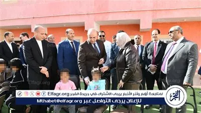 محافظ الفيوم يزور الأطفال الأيتام بجمعية تحسين الصحة لتهنئتهم بعيد الفطر المبارك