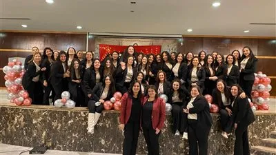 أسقف كنائس وسط القاهرة في احتفال مبهج بعيد الأم مع أطفال أكاديمية مفرح القلوب