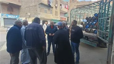 نائب محافظ الجيزة يتفقد مستودع أنابيب البوتاجاز بطريق كومبرة البراجيل للتأكد من توافر الأسطوانات ويشدد على الالتزام الكامل بالأسعار الرسمية