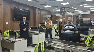 محافظ القليوبية يتابع من مركز السيطرة جهود شفط الأمطار ويشدد على سرعة الاستجابة للطوارئ