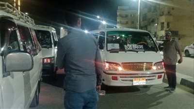 ضبط 34 سيارة مخالفة بأسوان.. المحافظ يوجه بتشديد الرقابة على خطوط السير والمواقف
