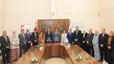 جامعة بنها والمركز القومي للبحوث يوقعان بروتوكول تعاون لتعزيز البحث العلمي والتدريب