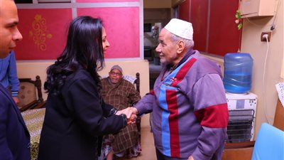 وزيرة التضامن الاجتماعي تجري زيارة مفاجئة لدار «أم هاني للمسنين» بإمبابة