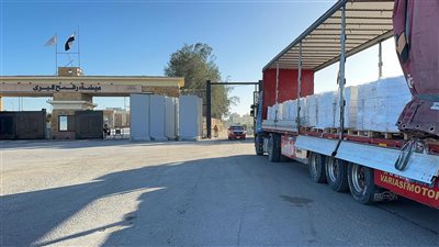 الهلال الأحمر المصري يدفع بـ 2،820 طنًا من المساعدات الإنسانية لدعم الأشقاء الفلسطينيين ويستقبل الدفعة 28 من المصابين