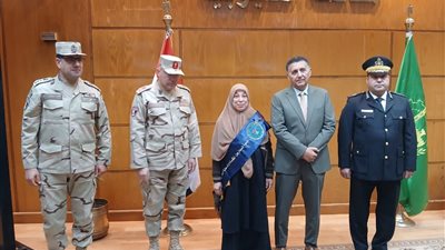 محافظ القليوبية يُكرّم أسر الشهداء ومصابي العمليات في احتفالية 