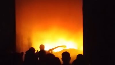 حريق هائل يلتهم شقة سكنية مستخدمة كمصنع بلاستيك بشبرا الخيمة