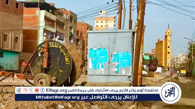 كشك كهرباء يعطل تشييع الجنازات بطنطا.. والأهالي يطالبون بنقله