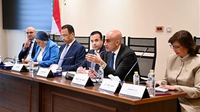  عبد اللطيف: ندرس تخصيص باقات رقمية آمنة للطلاب دون سن 18 عامًا