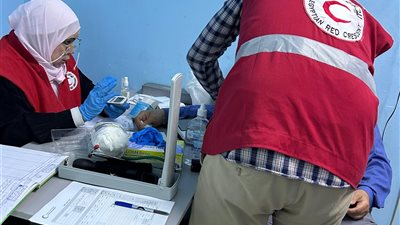 الهلال الأحمر وصندوق دعم الجمعيات يقدمان رعاية طبية ودعمًا شاملًا لثلاث دور مسنين بالجيزة تنفيذًا لتوجيهات وزيرة التضامن