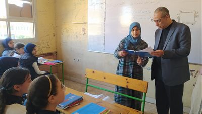 جولة مفاجئة لوكيل تعليم القليوبية لتعزيز الانضباط ومتابعة امتحانات الطلاب