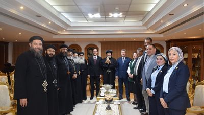 رئيس جامعة بنها يهنئ المسيحيين بعيد القيامة في كنائس شبرا الخيمة وشبين القناطر 