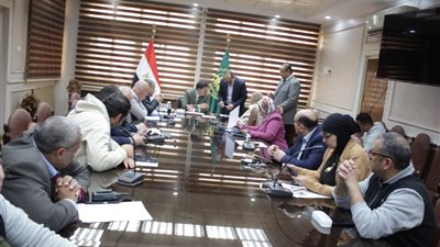 قرارات فورية ودعم شامل.. محافظ القليوبية ينهي معاناة المواطنين في اللقاء الجماهيري الأسبوعي