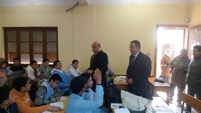 الرشيدي يتفقد مدرسة الدكتور طه حسين الثانوية بنين بغرب المنصورة لمتابعة انتظام الدراسة