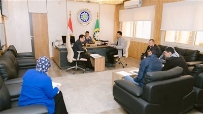 نائب المحافظ يترأس اجتماعًا لمتابعة تطوير شبكات الصرف الصحي بمنطقة 15 مايو بجمصة