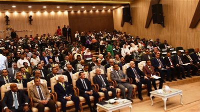 محافظ أسوان يقود الترويج للسياحة الرياضية من قلب الملتقى الدولي الخامس بجامعة أسوان