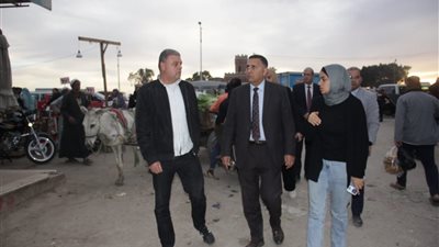 القليوبية تنقل الأسواق العشوائية بالقناطر الخيرية لتطوير شارع الحرية وتحسين الحركة المرورية