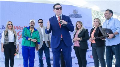 مدحت شلبي يشارك في دعم أطفال التوحد خلال احتفالية كبرى