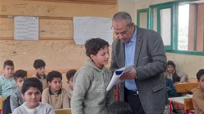 جولة مفاجئة لمدير تعليم القليوبية بمدارس شبين القناطر لضبط الانضباط ورفع جودة العملية التعليمية