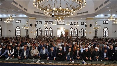 وزير الأوقاف ومحافظ القاهرة ورئيس الوطنية للإعلام يؤدون صلاة الجمعة بمسجد«أحباب المصطفى»بالشروق