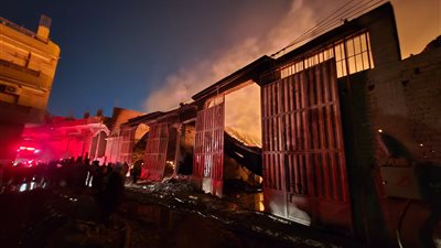 محافظ القليوبية يكافئ سائقي لودرات لدورهما في تسهيل السيطرة على حريق القناطر الخيرية