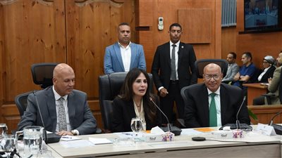 وزيرة الإسكان تترأس اجتماع اللجنة التنسيقية العليا لمياه الشرب والصرف الصحي