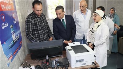 محافظ المنوفية يفاجئ المركز الصحي بشبين الكوم ويحيل 6 من العاملين للتحقيق لتغيبهم دون إذن رسمي