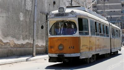 السيطرة على حريق بمخزن ترام غرب الإسكندرية دون إصابات