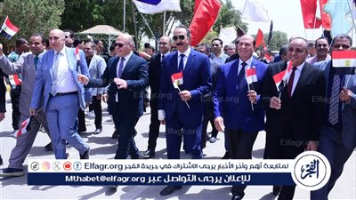 مسيرة وطنية حاشدة..محافظ سوهاج ورئيس الجامعة احتفالًا بتحرير سيناء