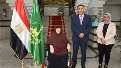 محافظ القليوبية يستقبل 3 حالات إنسانية ويوجه بتقديم مساعدات عاجلة للفئات الأكثر احتياجًا