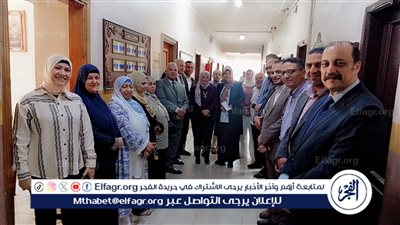 مدير تعليم الفيوم يكرم الموظفين المثاليين بديوان المديرية تقديرًا لتميزهم وإخلاصهم في العمل 