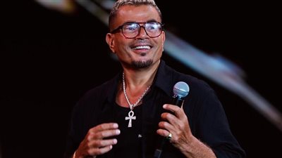 الهضبة يكتسح التصنيفات العالمية.. عمرو دياب يتفوّق على نجوم الموسيقى في العالم ويؤكد زعامته الرقمية