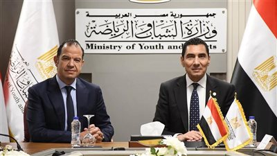 وزير الشباب والرياضة يعقد اجتماع موسع مع مسؤولي استادات