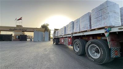 الهلال الأحمر يطلق قافلة «زاد العزة» 197 بحمولة أكثر من 3 آلاف طنًا من المساعدات الإنسانية للفلسطينيين