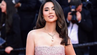 أول مرة ألبس اللون ده على ريد كاربت .. هدى الإتربي تكشف كواليس تواجدها بمهرجان كان